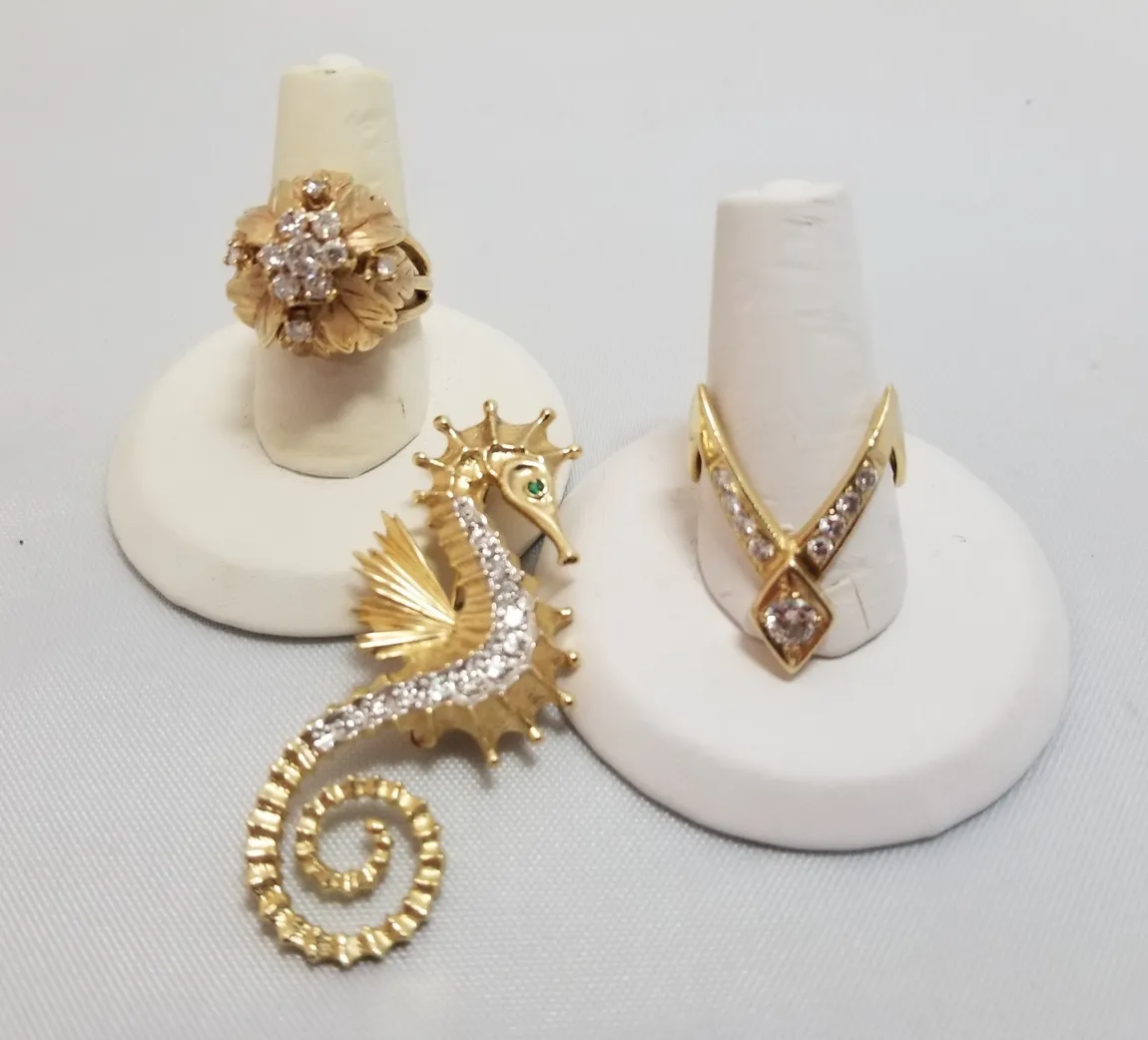 AGEP+jewelry+gold+seahorse-1152w